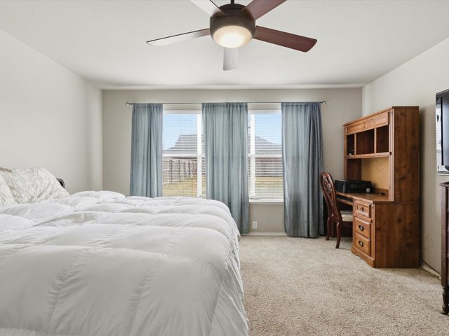 9008 Yosemite Trail, Cross Roads, TX 76227