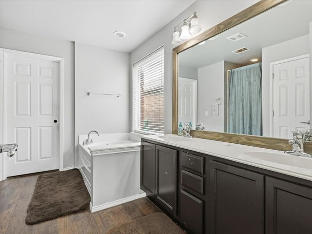 9008 Yosemite Trail, Cross Roads, TX 76227