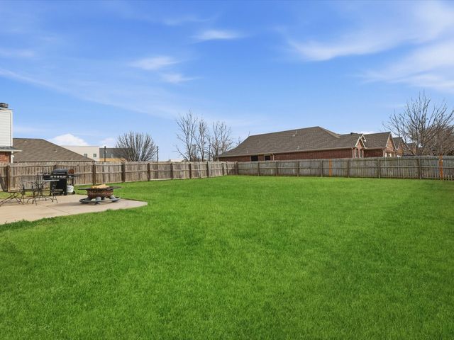 9008 Yosemite Trail, Cross Roads, TX 76227