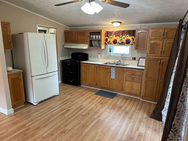 5232 E Broadway Road 151 Lot: 151, Mount Pleasant, MI 48858