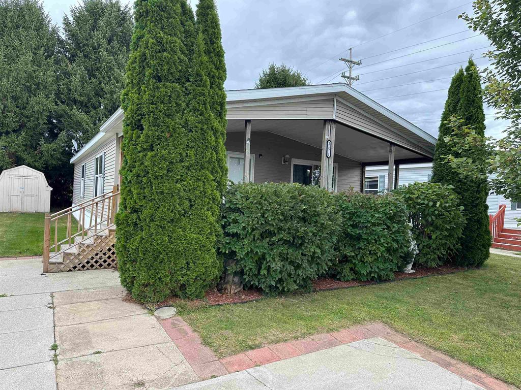 5232 E Broadway Road 151 Lot: 151, Mount Pleasant, MI 48858