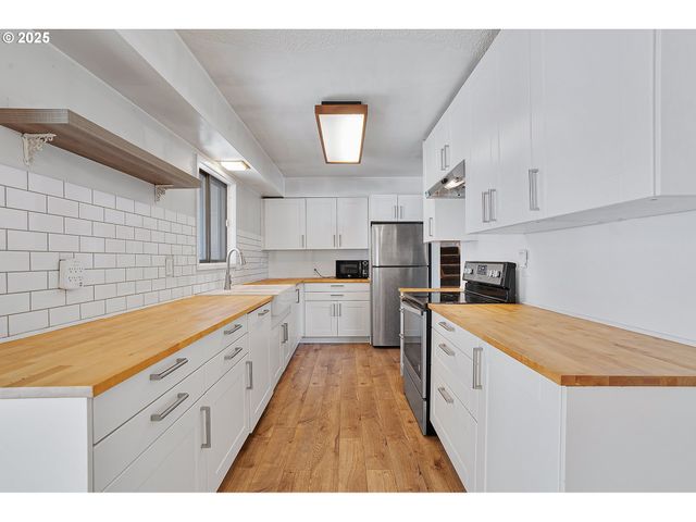 5820 Sw TARALYNN Ave, Beaverton, OR 97005