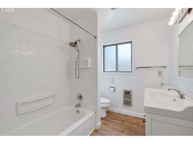 5820 Sw TARALYNN Ave, Beaverton, OR 97005