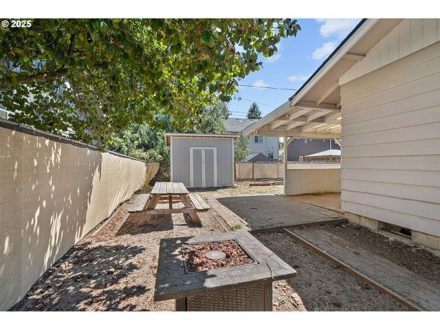5820 Sw TARALYNN Ave, Beaverton, OR 97005
