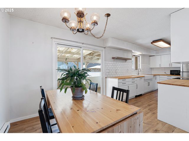 5820 Sw TARALYNN Ave, Beaverton, OR 97005