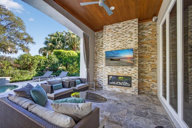 186 Viera Drive, Palm Beach Gardens, FL 33418