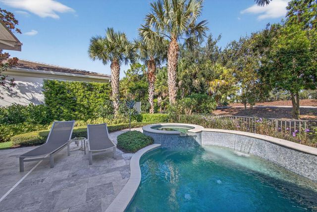 186 Viera Drive, Palm Beach Gardens, FL 33418