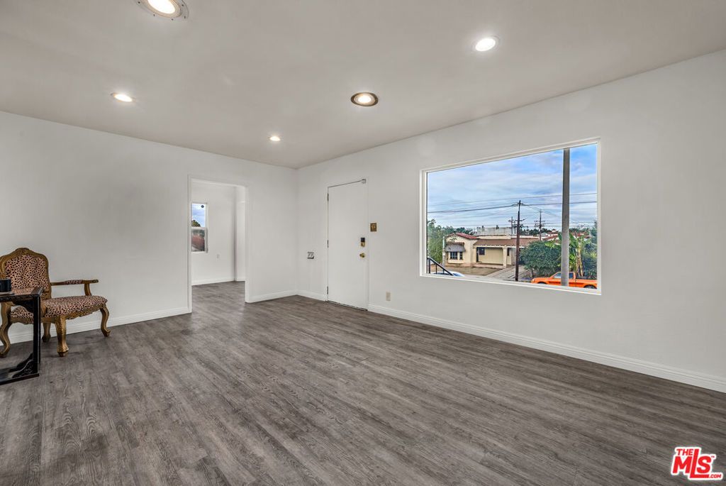 8117 S Normandie Avenue, Los Angeles, CA 90044 — photo 2