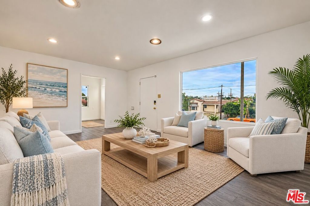 8117 S Normandie Avenue, Los Angeles, CA 90044 — photo 3