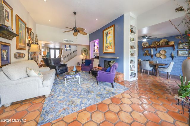 5057 E North Regency Circle, Tucson, AZ 85711