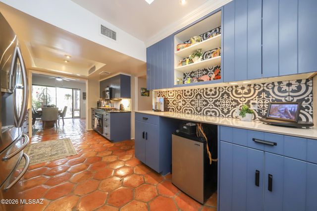 5057 E North Regency Circle, Tucson, AZ 85711