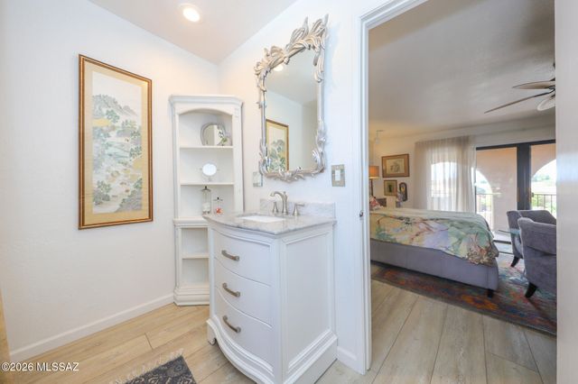 5057 E North Regency Circle, Tucson, AZ 85711