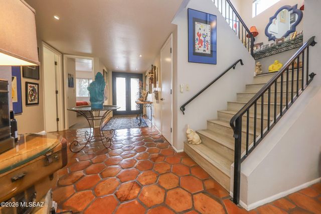 5057 E North Regency Circle, Tucson, AZ 85711