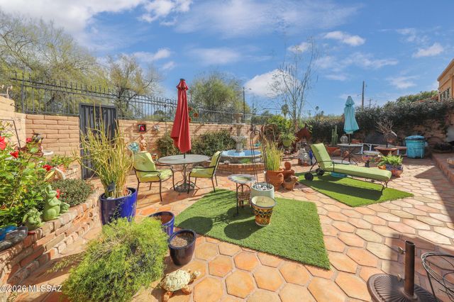 5057 E North Regency Circle, Tucson, AZ 85711