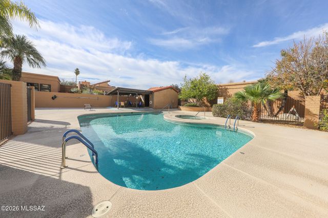 5057 E North Regency Circle, Tucson, AZ 85711