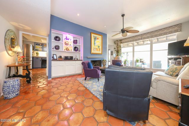 5057 E North Regency Circle, Tucson, AZ 85711