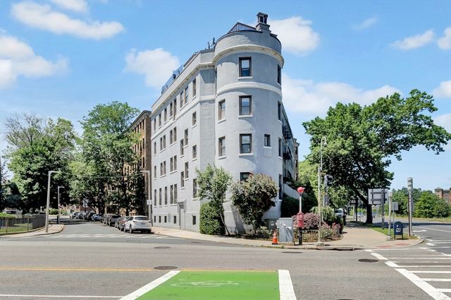 100 Riverway 6, Boston, MA 02215