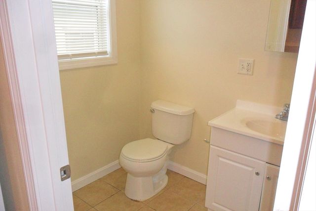 848 Waverly St 3, Framingham, MA 01702