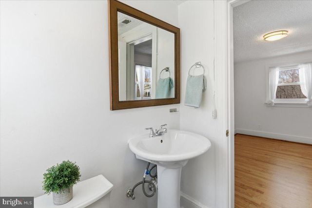 2231 N CULPEPER ST N, Arlington, VA 22207