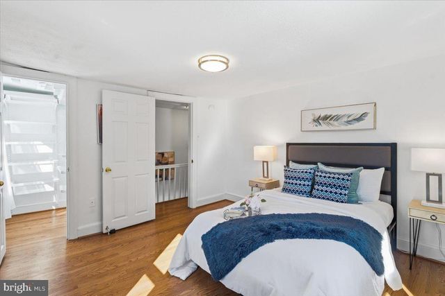 2231 N CULPEPER ST N, Arlington, VA 22207