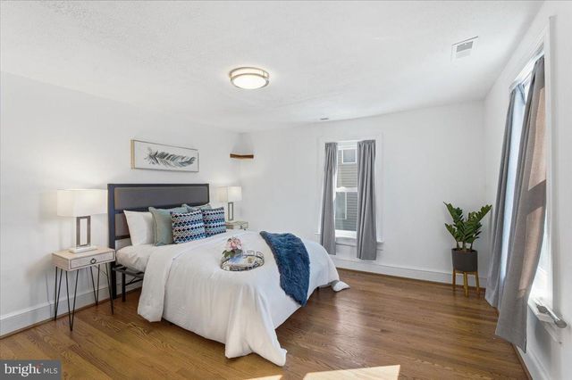 2231 N CULPEPER ST N, Arlington, VA 22207