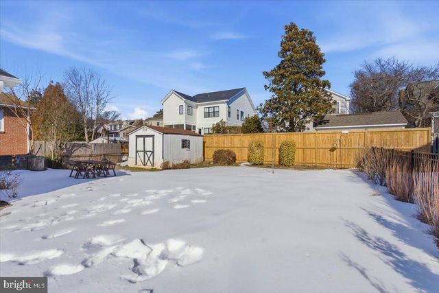 2231 N CULPEPER ST N, Arlington, VA 22207