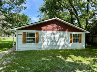 118 WESLEY AVE, Hallsville, MO 65255