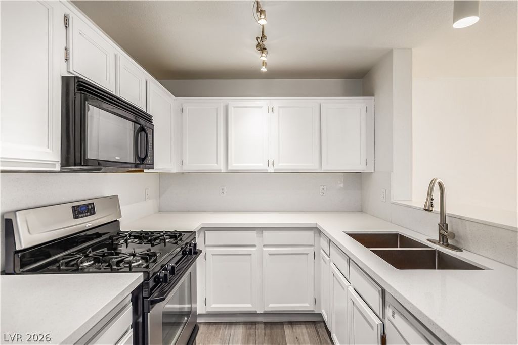 Image 10 of property listing at 8452 Boseck Drive 217, Las Vegas, NV 89145