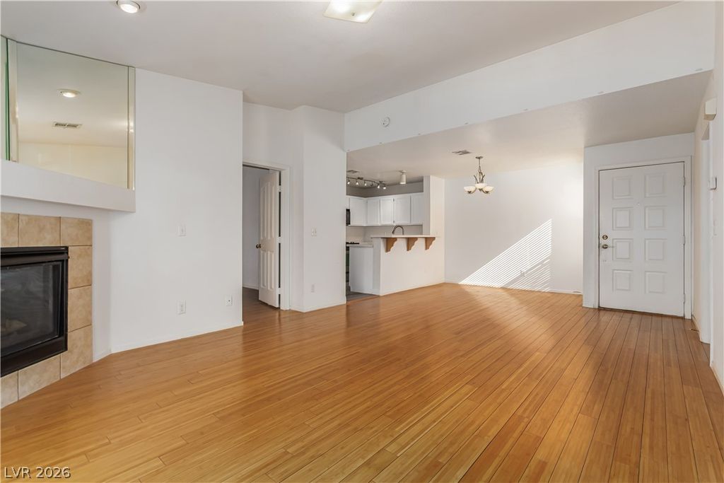 Image 4 of property listing at 8452 Boseck Drive 217, Las Vegas, NV 89145