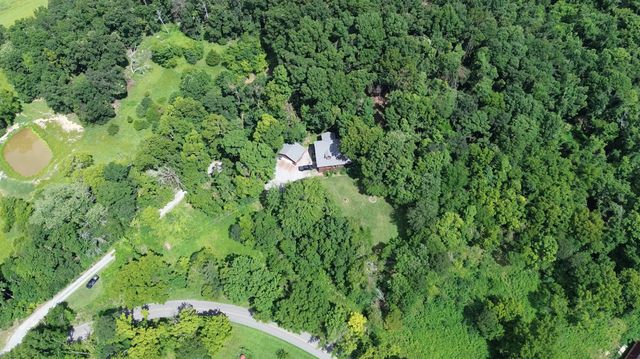 532 Cummings Ln, Cottontown, TN 37048