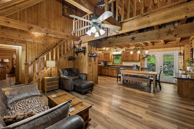 532 Cummings Ln, Cottontown, TN 37048