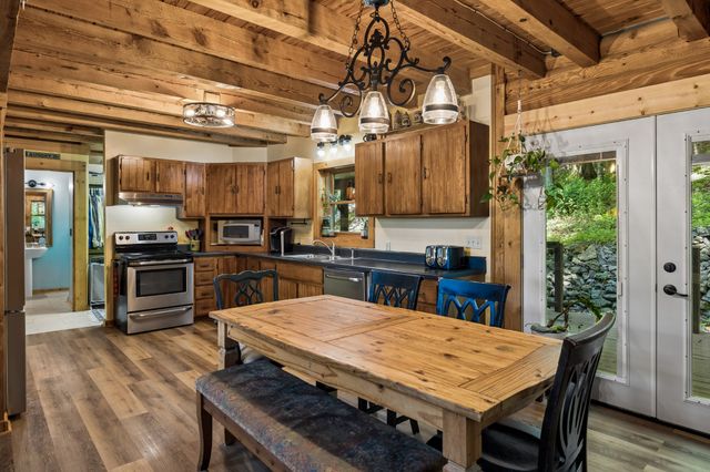 532 Cummings Ln, Cottontown, TN 37048