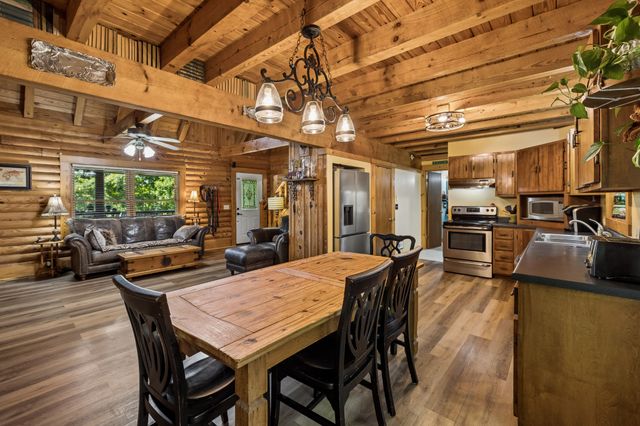 532 Cummings Ln, Cottontown, TN 37048