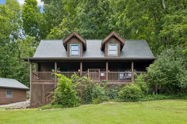 532 Cummings Ln, Cottontown, TN 37048
