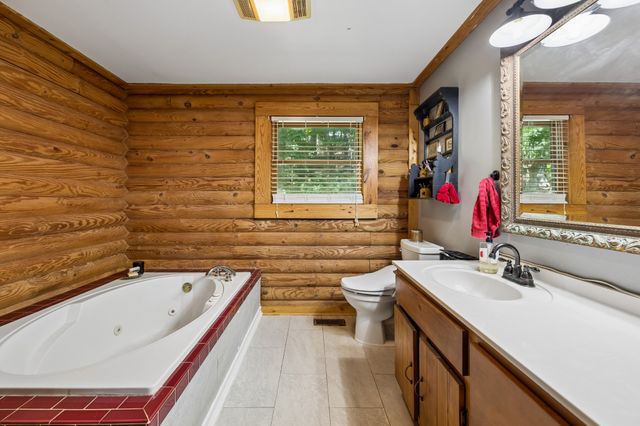 532 Cummings Ln, Cottontown, TN 37048