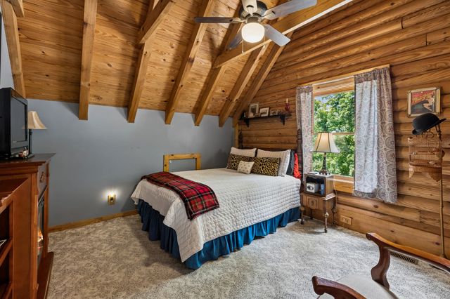 532 Cummings Ln, Cottontown, TN 37048