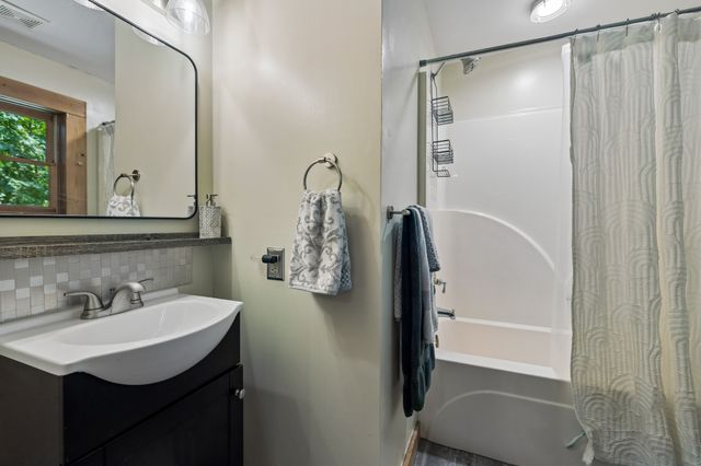 532 Cummings Ln, Cottontown, TN 37048