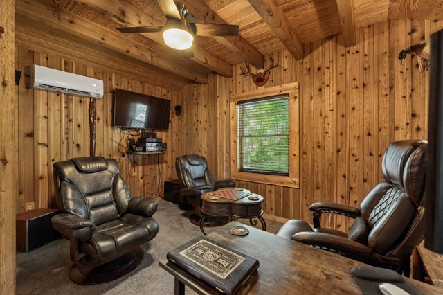 532 Cummings Ln, Cottontown, TN 37048