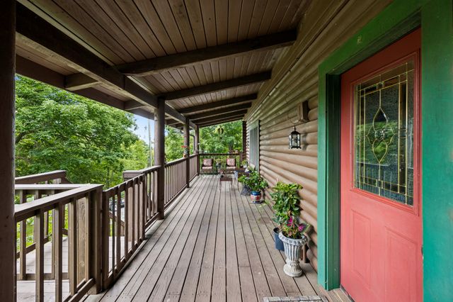 532 Cummings Ln, Cottontown, TN 37048