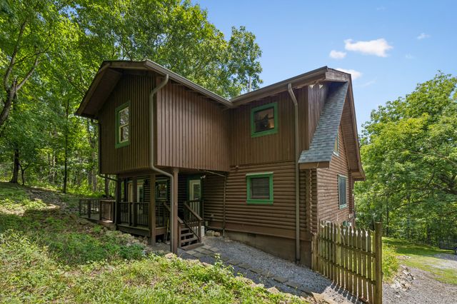 532 Cummings Ln, Cottontown, TN 37048