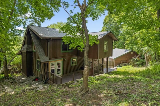 532 Cummings Ln, Cottontown, TN 37048