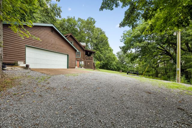 532 Cummings Ln, Cottontown, TN 37048