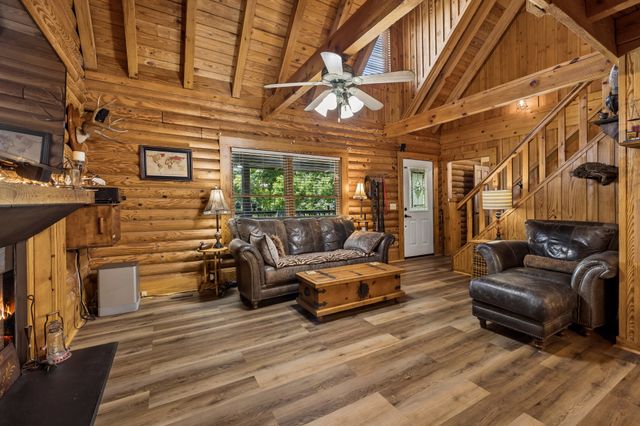 532 Cummings Ln, Cottontown, TN 37048