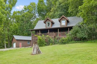 532 Cummings Ln, Cottontown, TN 37048