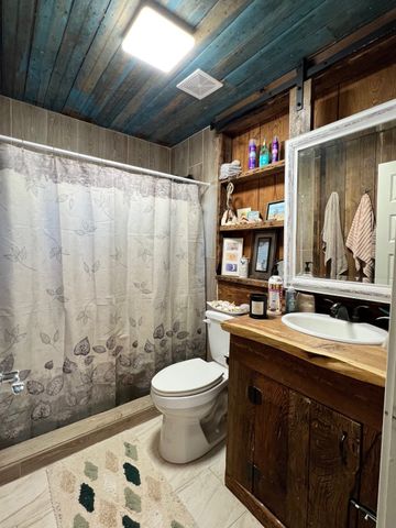 700 E Highland Avenue, Comanche, TX 76442