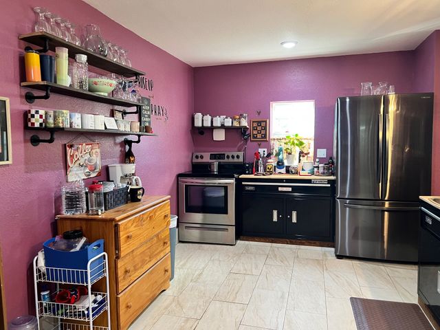 700 E Highland Avenue, Comanche, TX 76442