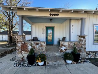 700 E Highland Avenue, Comanche, TX 76442