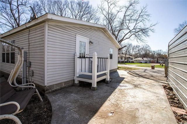 416 S Jefferson Street, Raymore, MO 64083