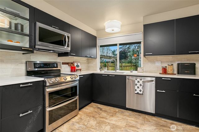 14203 NE 63rd Court, Redmond, WA 98052