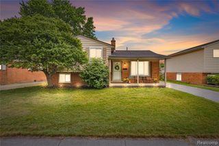 31516 Saint Margaret Street, Saint Clair Shores, MI 48082